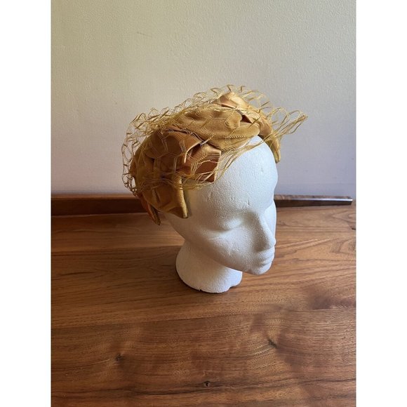 1950s Vintage Golden Yellow Velvet & Satin Pillbox Frame Hat With Geometric Net main image 6